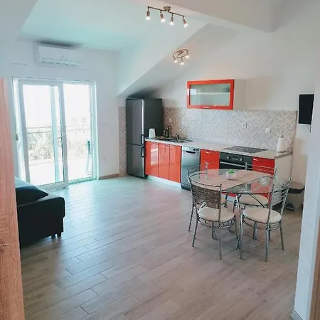 Berti Apartman Sveta Nedelja (Hvar)