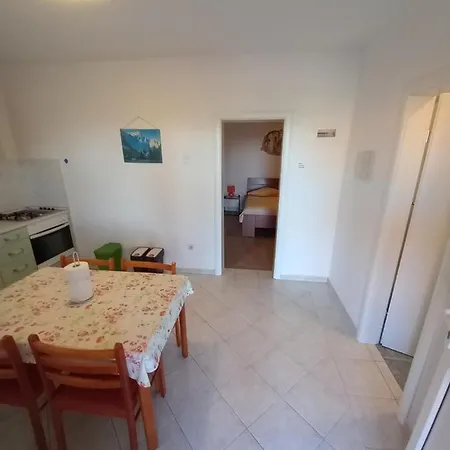 Berti Apartman Sveta Nedelja (Hvar)