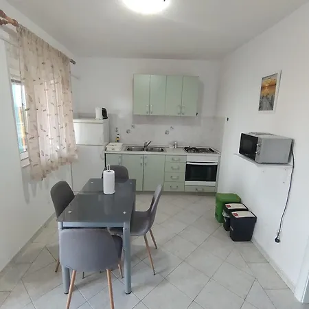 Apartament Berti Sveta Nedelja (Hvar)