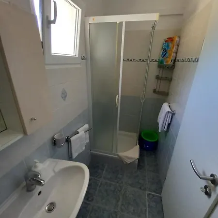 Berti Sveta Nedelja (Hvar)